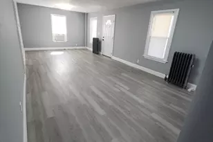 137 Cobb St, Springfield, MA 01119 - Photo 8