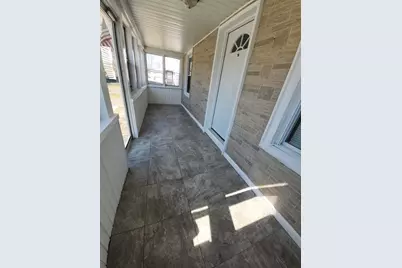 137 Cobb St, Springfield, MA 01119 - Photo 6