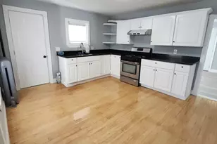 137 Cobb St, Springfield, MA 01119 - Photo 10