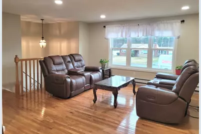 970 Crescent St, Brockton, MA 02302 - Photo 10