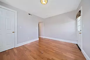 662 E 7th St, Boston, MA 02127 - Photo 10