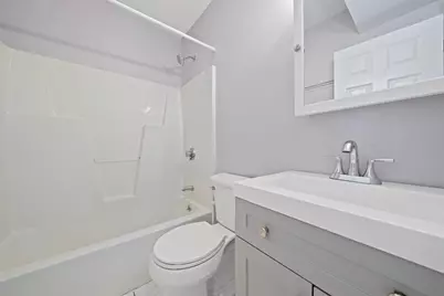 662 E 7th Street #3, Boston, MA 02127 - Photo 6