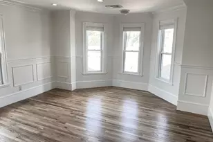8 White Ave, Brookline, MA 02467 - Photo 4