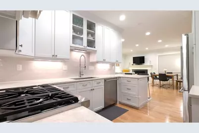 30 Circuit Ave #30, Newton, MA 02461 - Photo 2