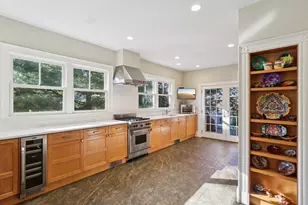 35 Frances St, Melrose, MA 02176 - Photo 12