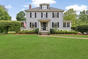 21 Middle St, Hingham, MA 02043 - Photo 2
