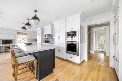 21 Middle Street, Hingham, MA 02043 - Photo 2