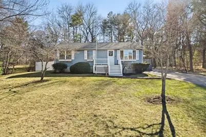 71 Wren St, Taunton, MA 02718 - Photo 2