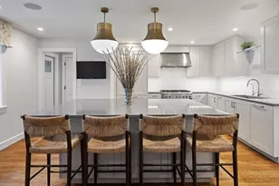 2 Edgewater Pl, Winchester, MA 01890 - Photo 2