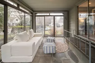 2 Edgewater Pl, Winchester, MA 01890 - Photo 10