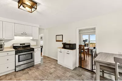 18 Holbrook St, Palmer, MA 01069 - Photo 8