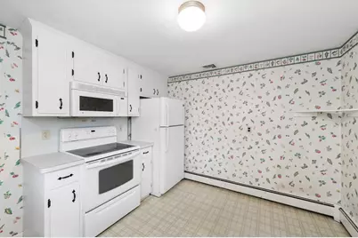 37 Upland Rd, Waltham, MA 02451 - Photo 4