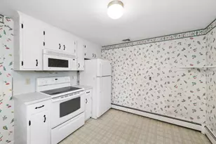 37 Upland Rd, Waltham, MA 02451 - Photo 4