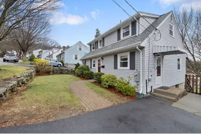 37 Upland Rd, Waltham, MA 02451 - Photo 2