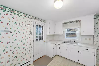 37 Upland Rd, Waltham, MA 02451 - Photo 6