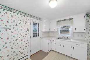 37 Upland Rd, Waltham, MA 02451 - Photo 6