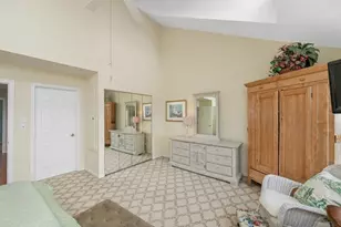18 Breakwater Dr, Chelsea, MA 02150 - Photo 14