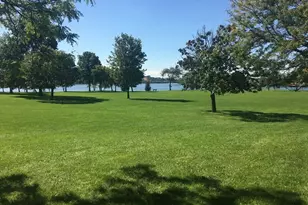 18 Breakwater Dr, Chelsea, MA 02150 - Photo 30