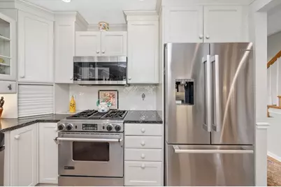 18 Breakwater Drive #18, Chelsea, MA 02150 - Photo 6