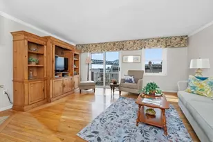 18 Breakwater Dr, Chelsea, MA 02150 - Photo 4