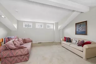 18 Breakwater Dr, Chelsea, MA 02150 - Photo 20
