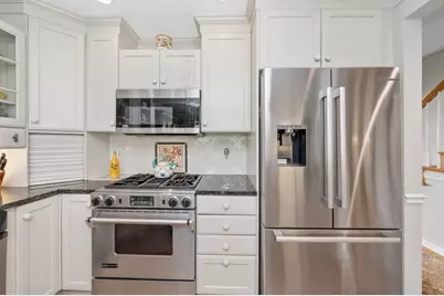 18 Breakwater Drive #18, Chelsea, MA 02150 - Photo 6
