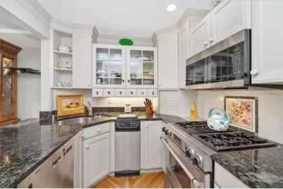 18 Breakwater Drive #18, Chelsea, MA 02150 - Photo 6