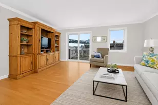 18 Breakwater Dr, Chelsea, MA 02150 - Photo 1
