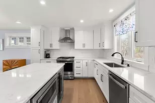 8 Colby Farm Ln, Newburyport, MA 01950 - Photo 4