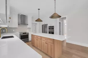 110 Bonney Dr, Holliston, MA 01746 - Photo 2