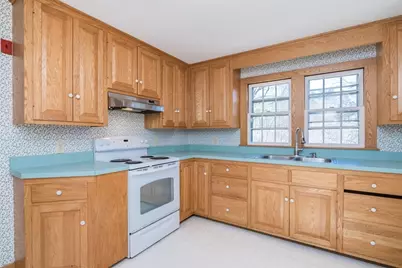 390 Shays St, Amherst, MA 01002 - Photo 8