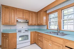 390 Shays St, Amherst, MA 01002 - Photo 6