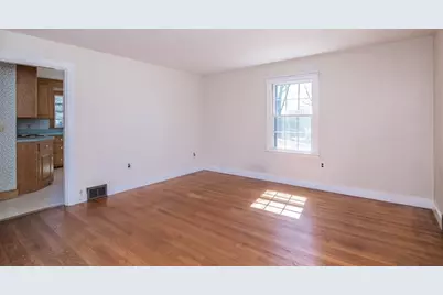 390 Shays St, Amherst, MA 01002 - Photo 16
