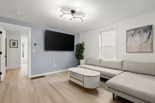 42 White St, Boston, MA 02128 - Photo 10