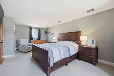 15 Warren St, Plainville, MA 02762 - Photo 20