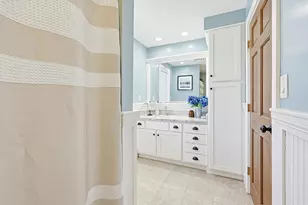 15 Warren St, Plainville, MA 02762 - Photo 26