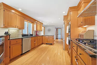 15 Warren St, Plainville, MA 02762 - Photo 14