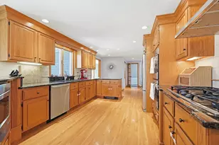 15 Warren St, Plainville, MA 02762 - Photo 14