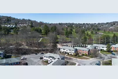 137 Lake Shore Rd #4, Boston, MA 02135 - Photo 2