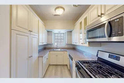 137 Lake Shore Rd #4, Boston, MA 02135 - Photo 6