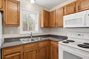 10 Meadowbrook Ct, Oxford, MA 01540 - Photo 18