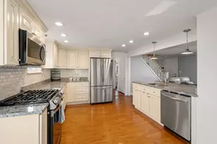 220 Lynn St, Peabody, MA 01960 - Photo 2