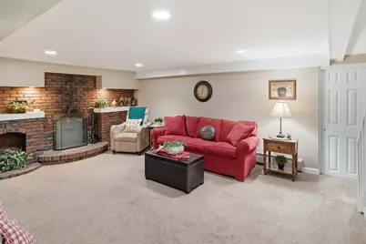 85 Newbury St, Lowell, MA 01851 - Photo 36