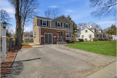 85 Newbury St, Lowell, MA 01851 - Photo 4