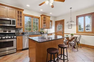 37 Pomfret St, Boston, MA 02132 - Photo 18