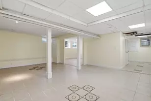 37 Pomfret St, Boston, MA 02132 - Photo 42