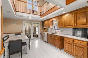 113 Temple Rd, Waltham, MA 02452 - Photo 12