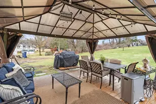 17 Horseshoe Rd, Dracut, MA 01826 - Photo 4