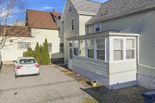 28 Borden St, New Bedford, MA 02740 - Photo 4