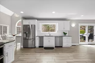 365 Green St, Northborough, MA 01532 - Photo 8